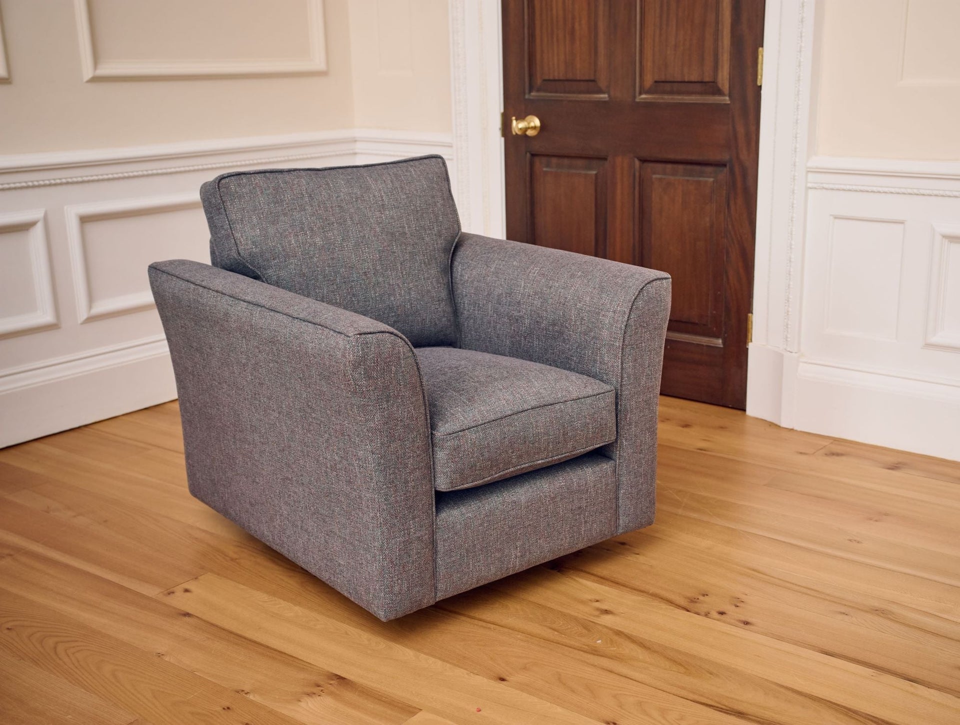 Leather, Fabric, or Velvet: Choosing the Perfect Chair for Your Home